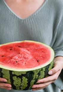 超平和吃瓜,揭秘娱乐圈的甜蜜与苦涩