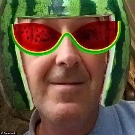 外国朋友吃瓜,揭秘中外文化差异中的趣味瞬间